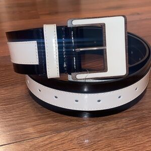 Anna Fontaine leather belt. Black and white